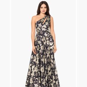 Betsy & Adam stunning gown. Brand new with tags